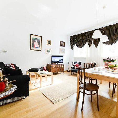Sunny Apartment In Old Town Varsó Kültér fotó