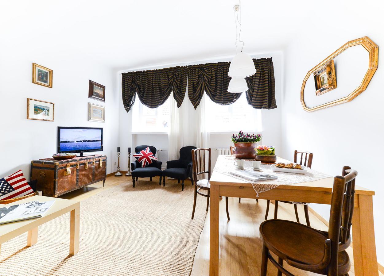 Sunny Apartment In Old Town Varsó Kültér fotó